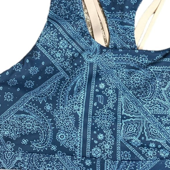 Fabletics Boost Medium Impact Sports Bra - Picture 5 of 10